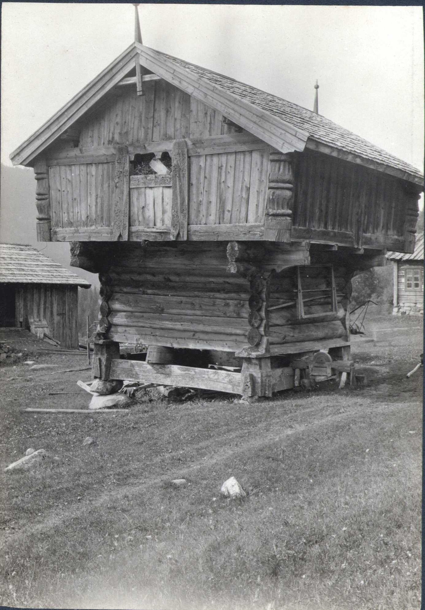 Loft, Gjæregjordet, Hjartdal, Telemark. Fotografert 1914.