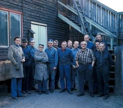 Skancke-Smia på Røros med sine 14 medarbeidere. Illustrasjon