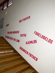 Trappeløp med ord knyttet til barna som havnet på skolehjem.