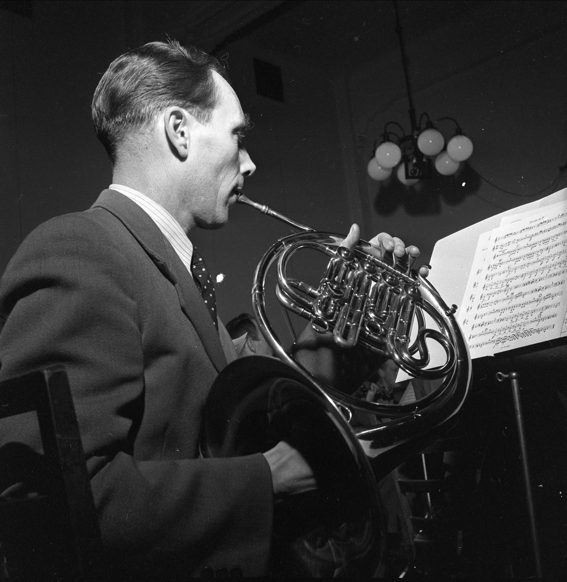 Musiker, blåseinstrument. November 1952. Oslo Fylkeslags orkester.