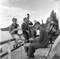 Golå Høyfjellshotell, danseband i vannkanten, Sør-Fron 23.08