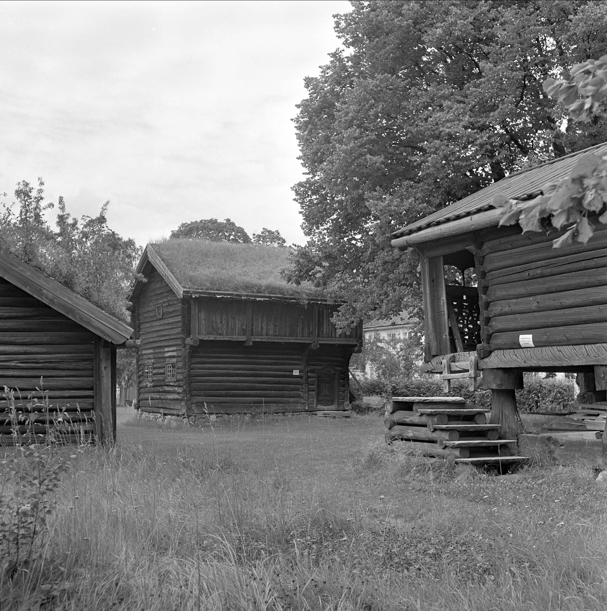 Drammen, august 1962. Drammensdagen. Gamle tømmerhus.