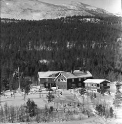 Gårdstun,  Espedalen Turistheim, Gausdal, Oppland, 24.02.195