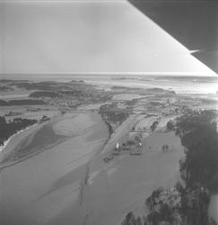 Larvik, Vestfold, 16.01.1963. Flyfoto med flyplassen.
