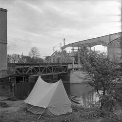 Lillestrøm, Skedsmo, Akershus, 03.06.1957. Brubygging. Telt 