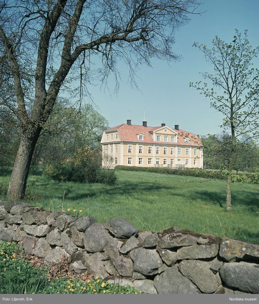 Värnanäs Herrgård Småland Huvudbyggnaden Som Här Ses Från Vägen Längs Trädgårdsmuren 