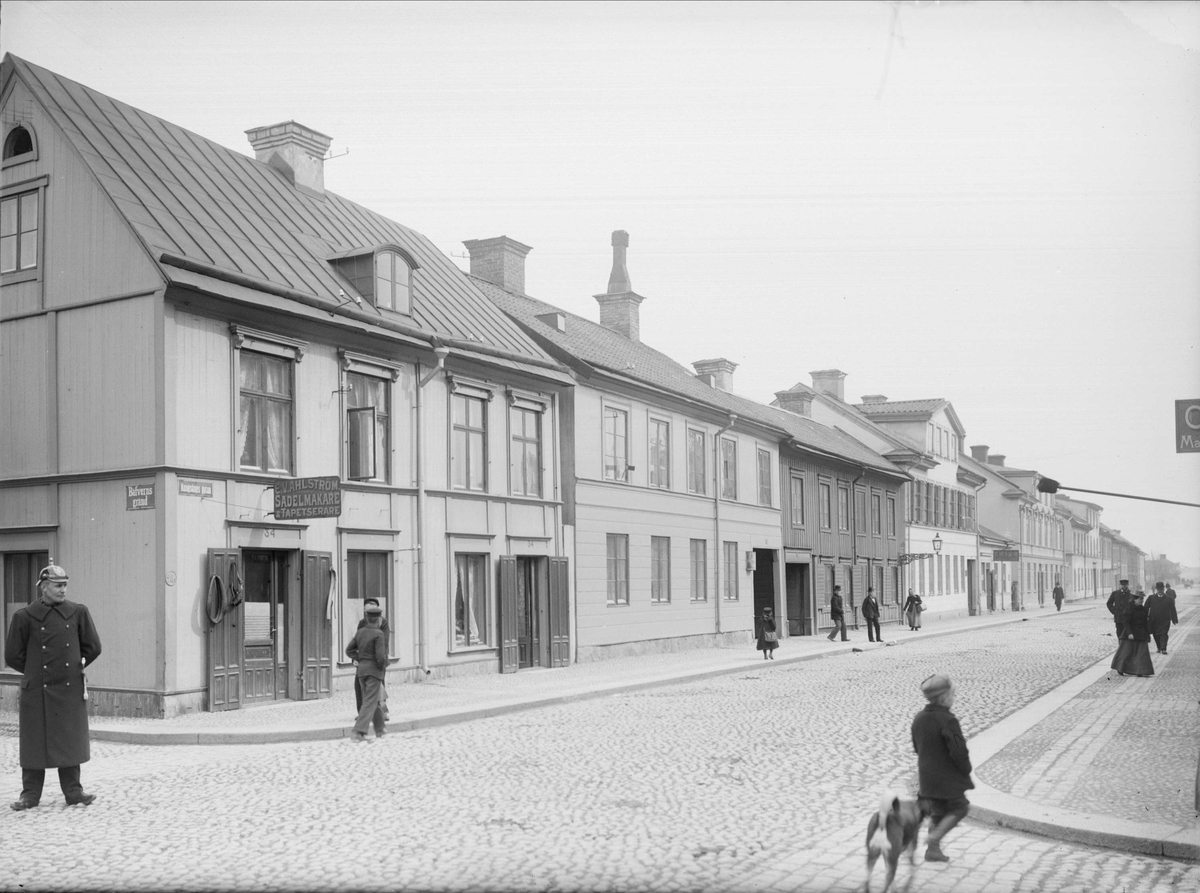 Hörnet Kungsängsgatan - Bäverns gränd, kvarteret Brynhild, Uppsala 1901 - 1902