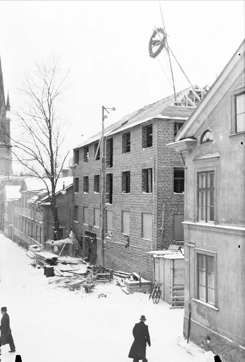 Bygget av studentbostadshuset Arkadien, S:t Larsgatan - S:t Johannesgatan, Uppsala 1936 - 1937