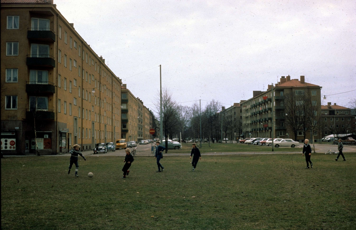 Fotbollsmatch, Luthagsesplanaden, Uppsala 1970