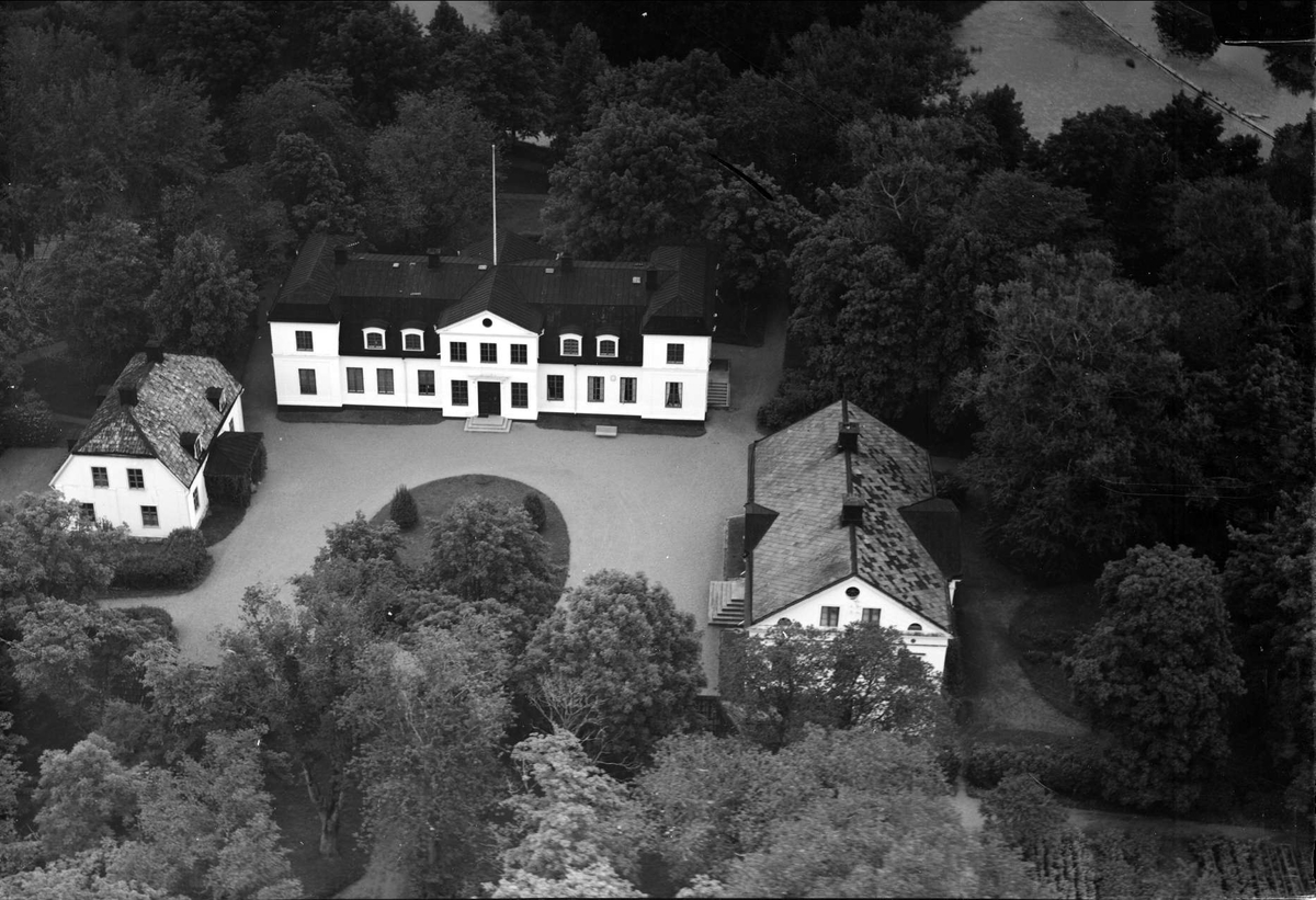 Flygfoto över Strömsbergs herrgård, Strömsbergs bruk, Tolfta socken, Uppland 1936