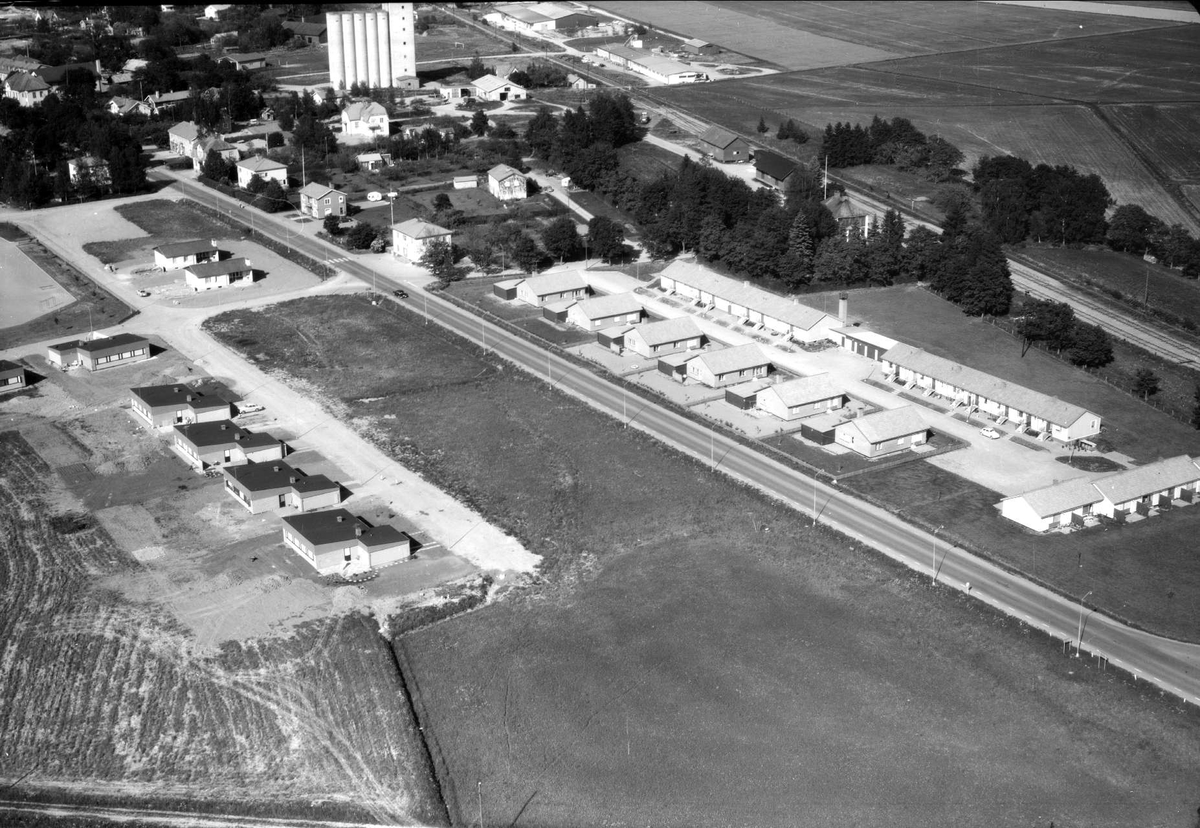 Flygfoto över Örsundsbro, Fröslunda socken, Uppland 1966