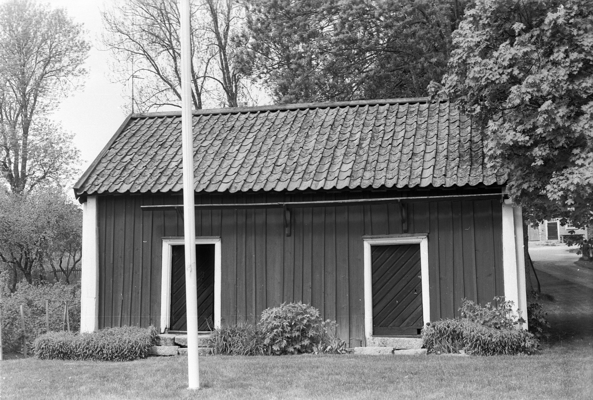 Redskapsbod, Kvarnbo gård, Kvarnbo, Läby socken, Uppland 1975