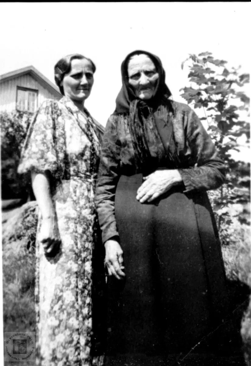 Mor og datter. Astrid Mjåland og Rakel K. Mjåland.