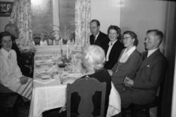 "Dåpsselskapet til Kjell Bjordal 29.11.1953".