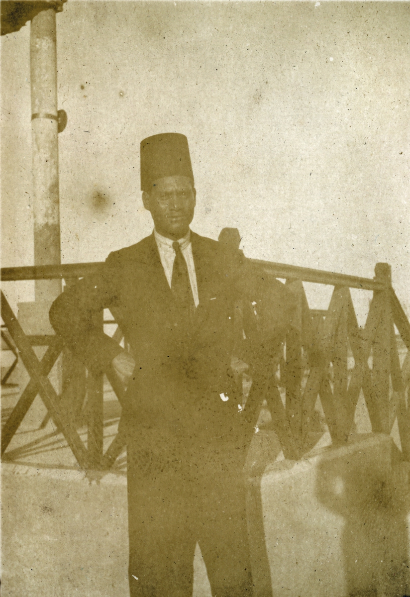 Shafik Henhalla, Tally clerk.