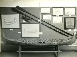 Fra den historiske sjøfartsavdelingen. - Jubileumsutstilling