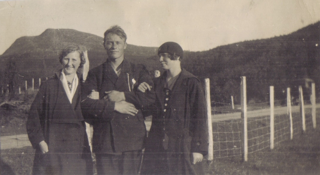 Samling fotografier etter Olga Beldo f. Eliassen