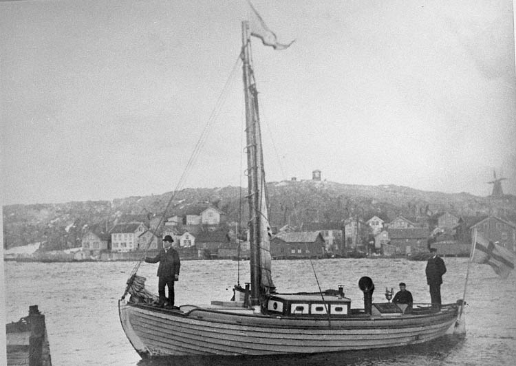Silluppköparbåten TURISTEN vid Kalvsund