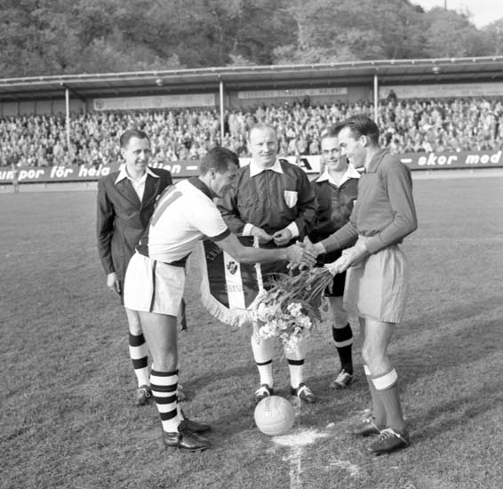 Vänskapsmatch i fotboll mellan Vasco da Gama från Brasilien och Oddevold från Sverige på Rimnersvallen i Uddevalla den 6 juni 1959