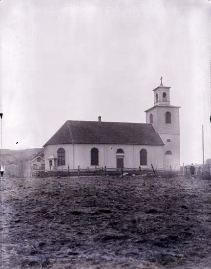 Enligt text som medföljde bilden: "Kyrkan på Malmön. Plåten tagen 1912. 
Framkallad 17/8 1913."