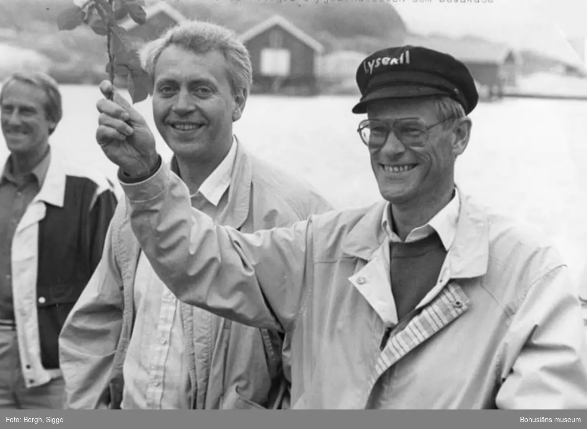 Enligt text på fotot: "Statsministerbesök i Hunnebostrand 1987 Jag var ende fotografen/journalisten som bevakade".