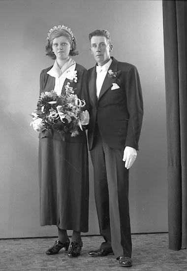 Enligt fotografens journal nr 6 1930-1943: "Johansson, Viktor Kalvhagen Svenshögen".
