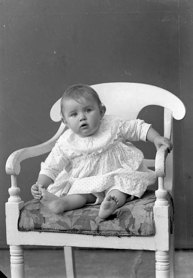 Enligt fotografens journal nr 3 1916-1917: "Jansson, Kristina Strandnorum".