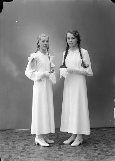 Enligt fotografens journal nr 6 1930-1943: "Wallström, Ingrid Ödsmål".
