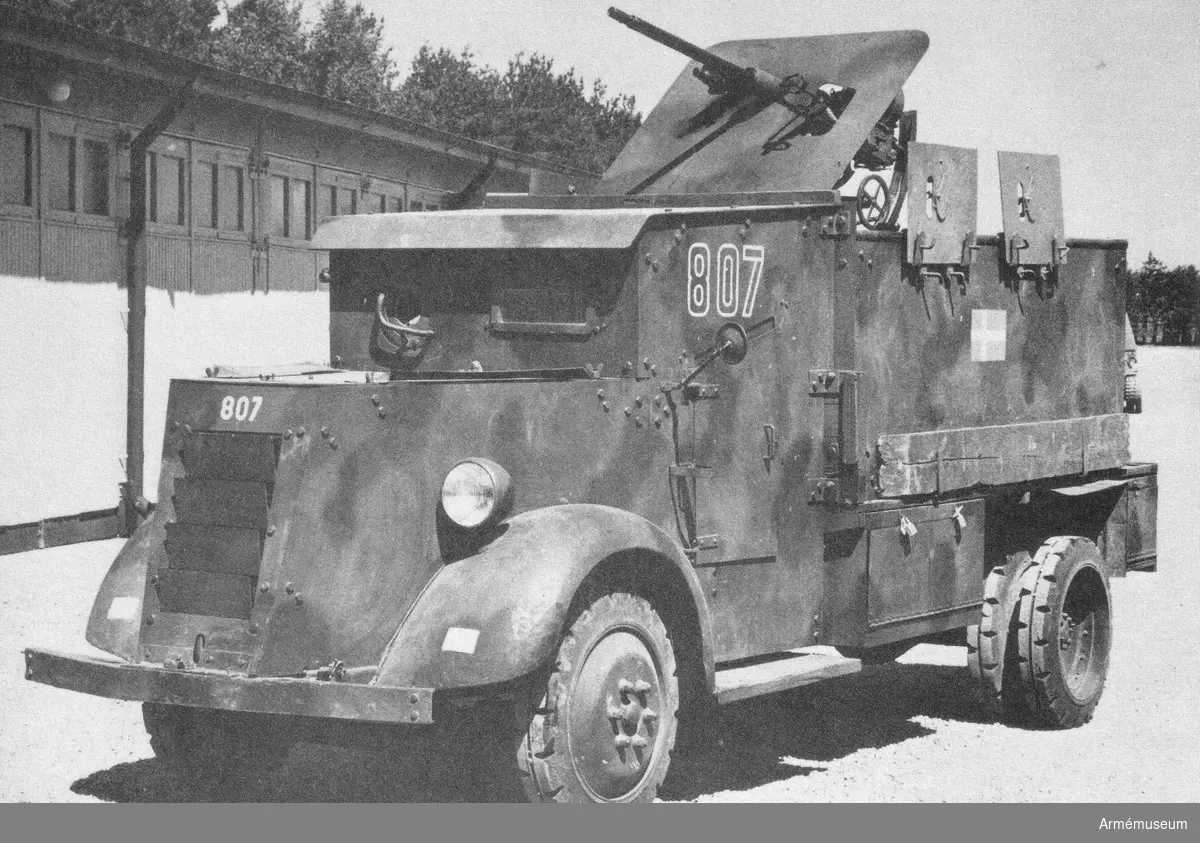 Grupp XII.

Fordonet är i originalutförande och är komplett förutom tillbehör. 1 st 20 mm automatkanon m/1940 är monterad i lavett på flaket.