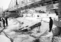 Otta bru - sprengte deler tas opp fra elveløpet