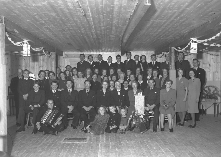Personalen på Cornérs konservfabrik i Lysekil 1945