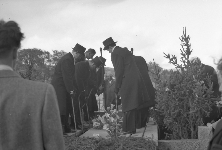 "Robert Christianssons begravning. 1952.06.15"