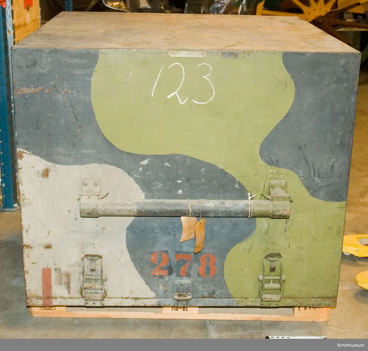 Centralinstrument m/1940-AC nr 278, i låda.