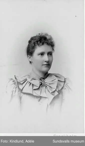 Anna  Engström, född ca 1863, gift 1887 med J F  Cornell. Mor till Henrik Cornell