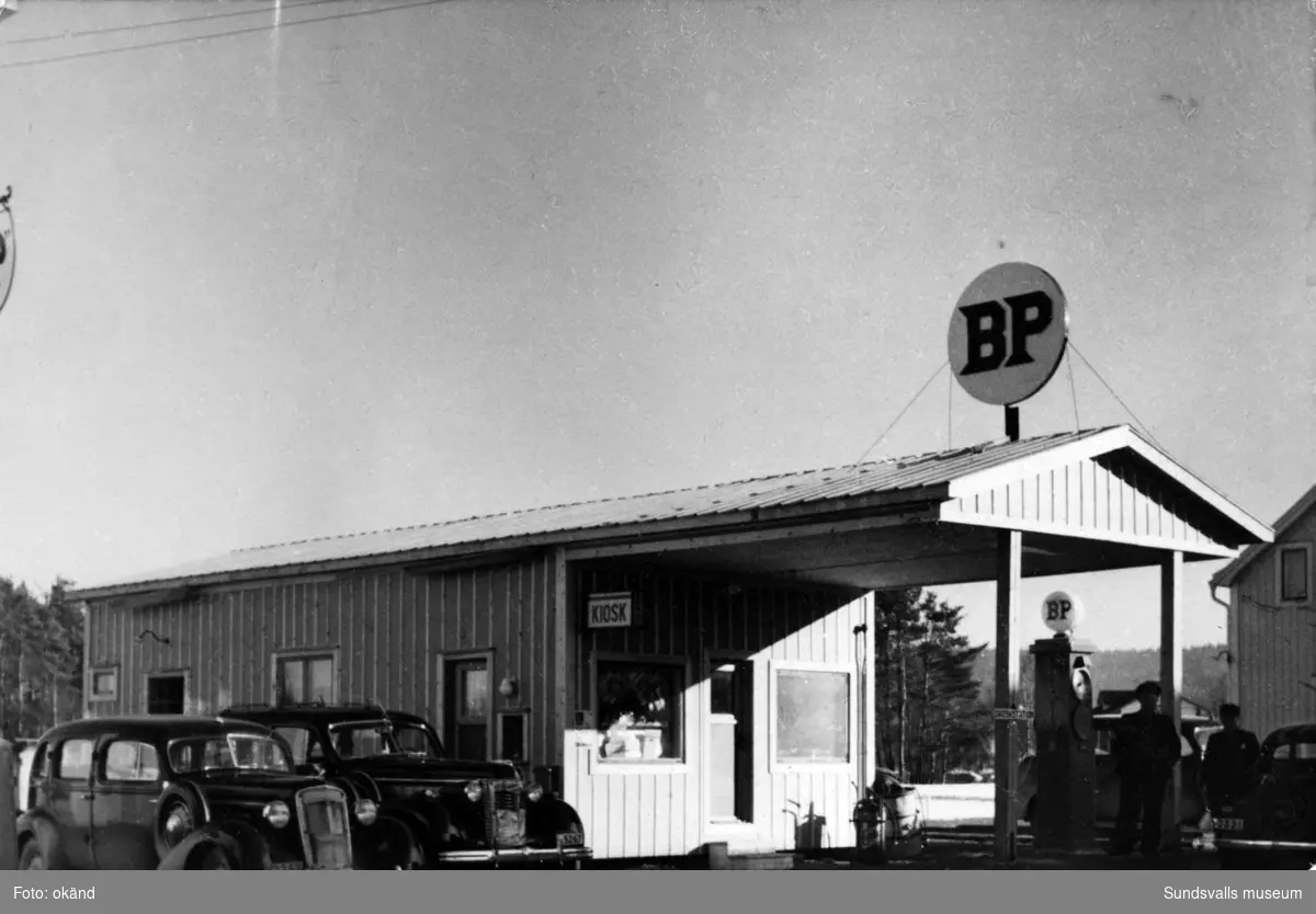 BP-stationen Bollstabruk. Köpman: Carl Dahlin.