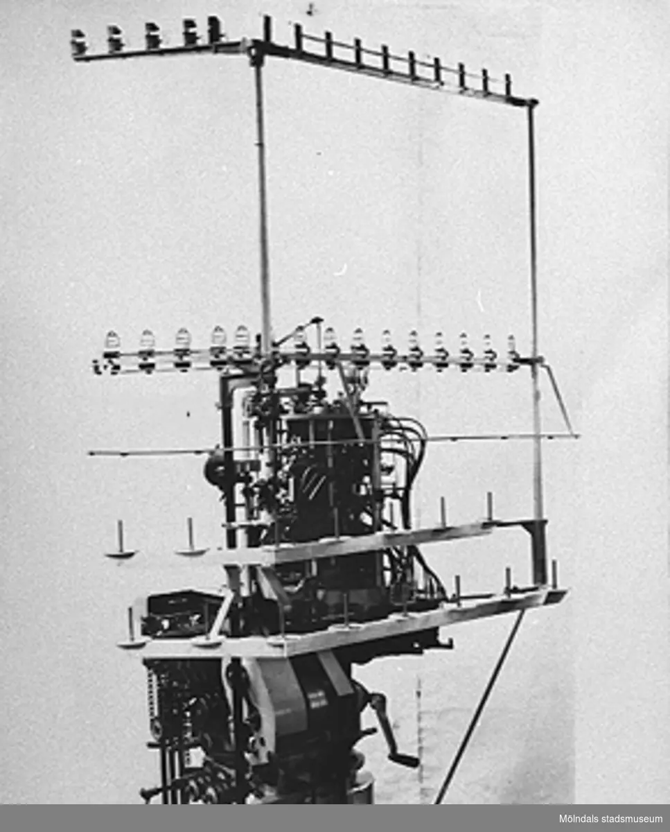 En maskin i Viktor Samuelsons fabrik "Strumpan", cirka 1940.