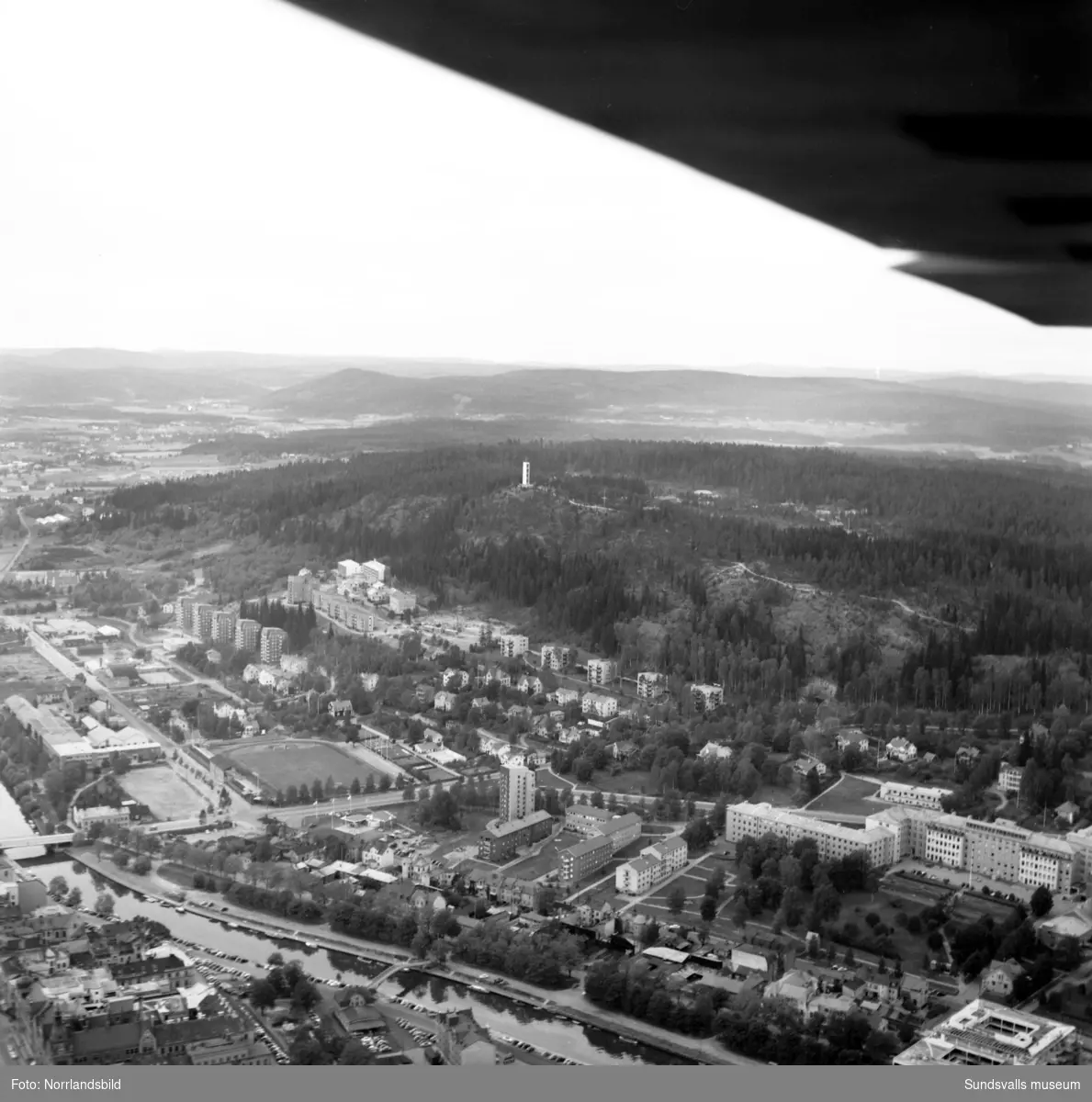 Flygbilder över Sundsvall, Norrmalm och Norra berget.