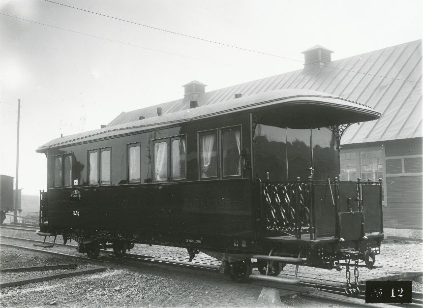 Fotografi föreställande Järnvägspostvagn BCD 3 på sträckan WLJ (Woxna-Lobonäs Järnväg), tillverkad 1908.