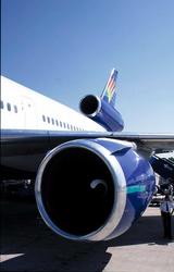 Lufthavn, 1 fly på bakken, OY-CNS DC-10 fra Premiair