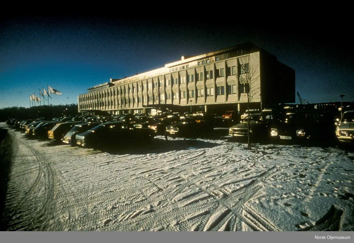 Dusavikbasen. Elf sitt hovedkontor fotografert før 1980