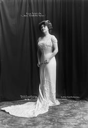 Else Frölich i "Den fraskilte kone" .