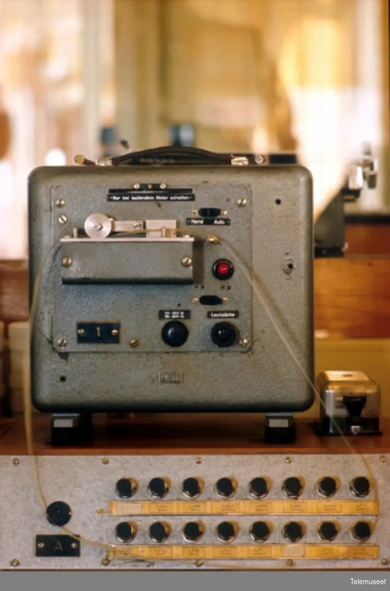 Radiostasjoner skip teleks skipsteleks
Fjernskrivertastatur Telegrafisalen for Morse