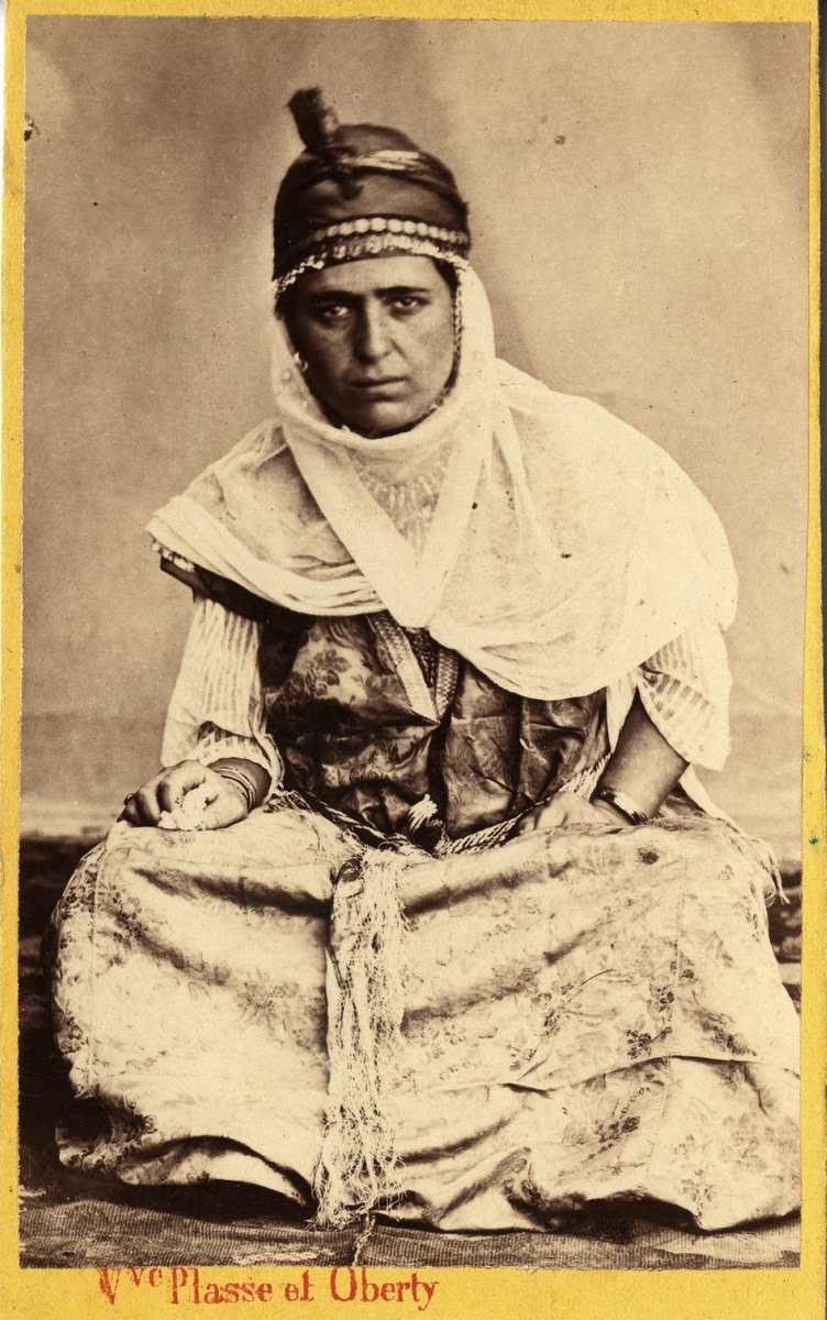 Porträtt, kvinna

Moresk, konstantine