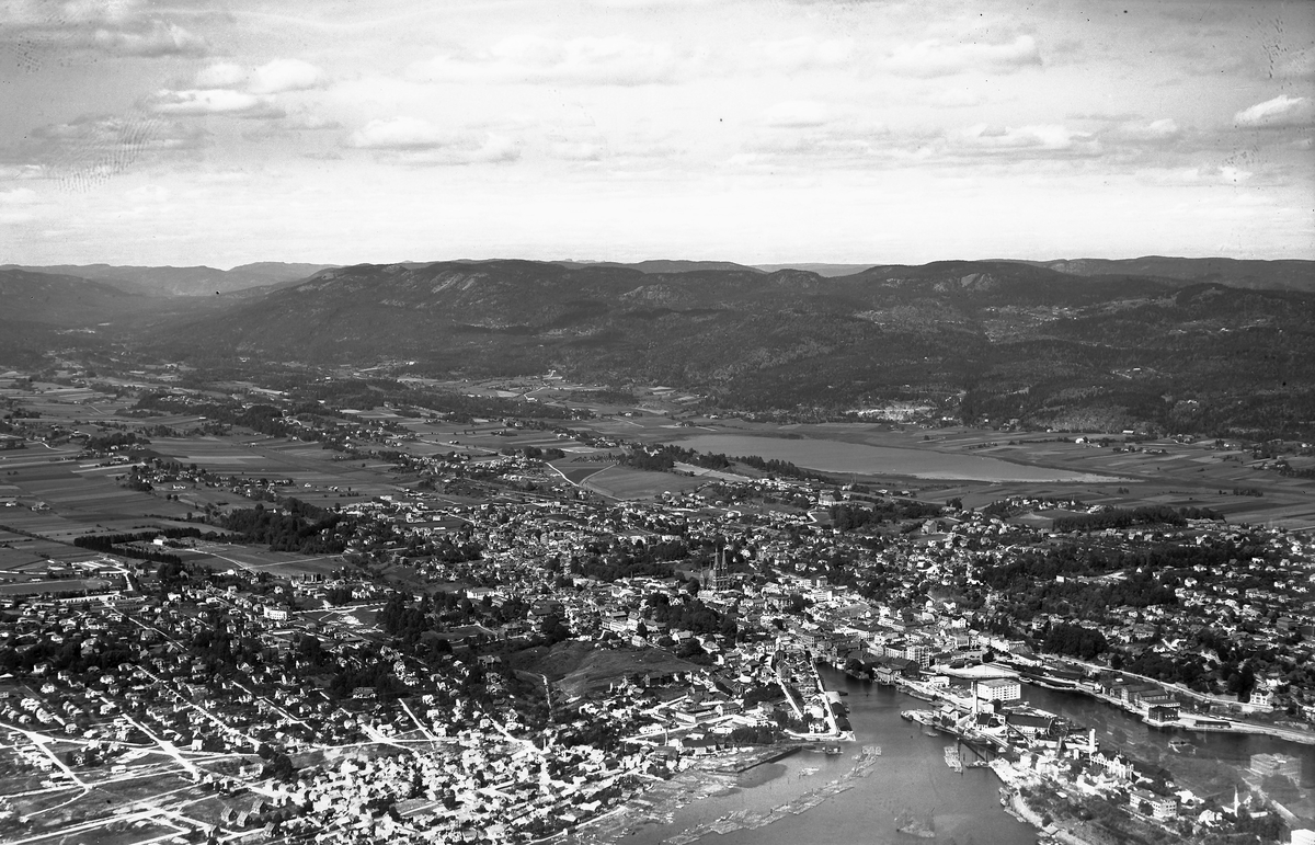 Ulike Widerø flyfoto fra Skien kommune  