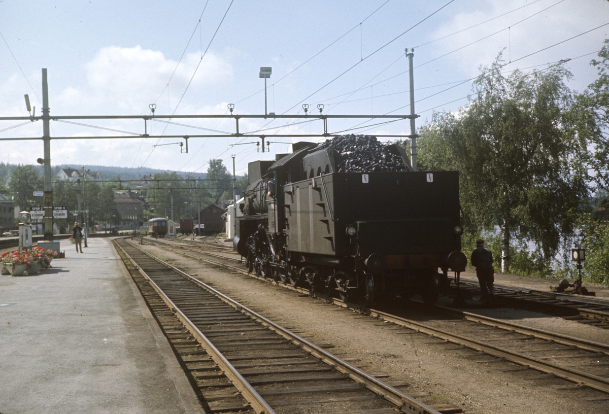 Damplokomotiv type 31b nr. 451 på Kongsvinger stasjon.