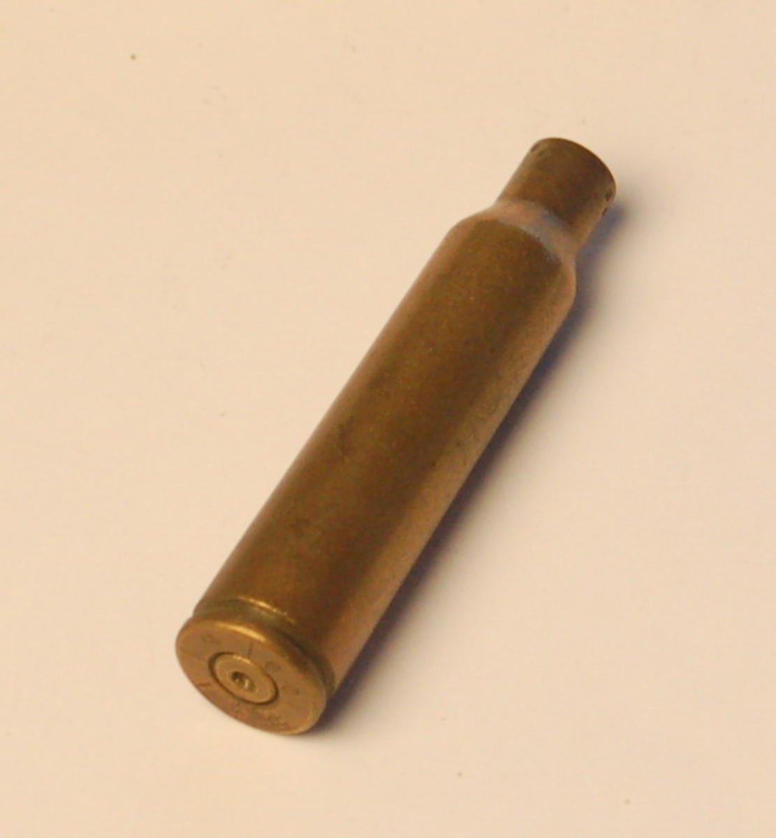 Flaskeformet patronhylse i 6,5 mm.