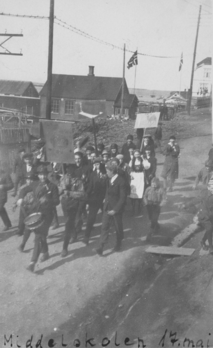  Russetog 17 Mai 1926 Med Elever Fra Middelskolen I Vads Den