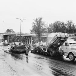 Asfaltering av Drammensveien ved Vækerø.