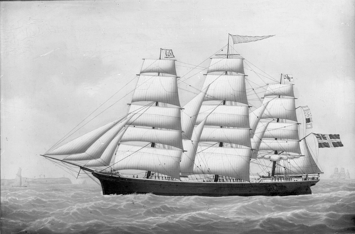 Avfotografert maleri av fullriggeren "Haugesund" ved en kyst. Fullriggeren er det største seilskipet som har blitt bygget i Haugesund