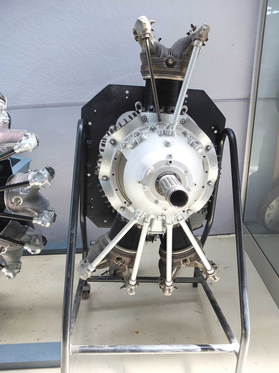 Flymotor - Forsvarets museer / DigitaltMuseum